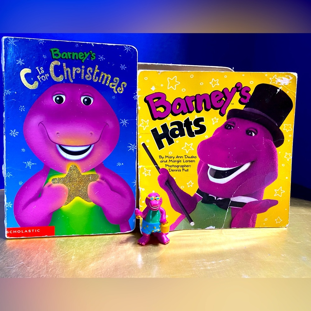 BARNEY THE PURPLE DINOSAUR 90’s BUNDLE CHRISTMAS & HAT BOOKS & BARNEY TOYS